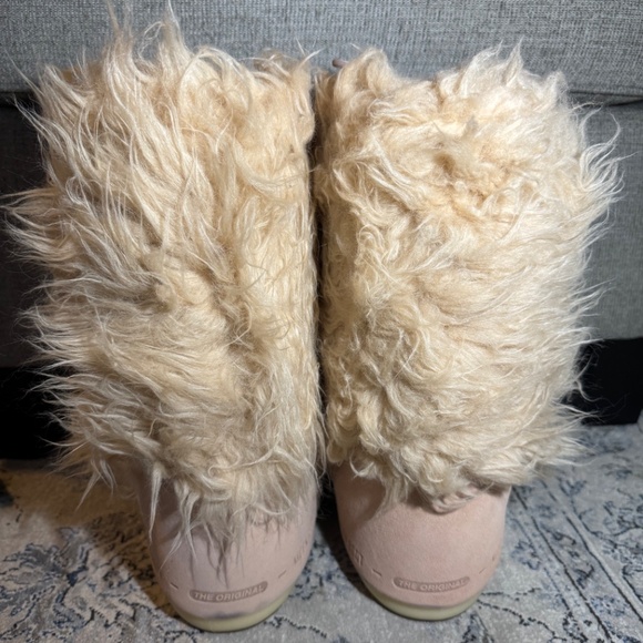 Moon Boot Icon Yeti Pale Pink Faux Fur Boots - Picture 10 of 14